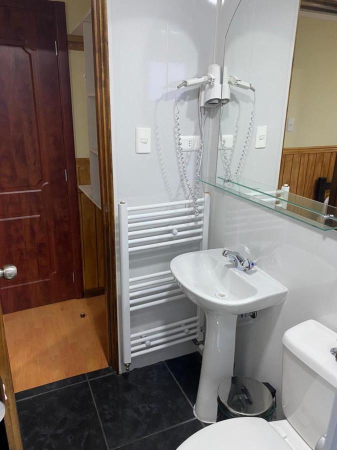 Hostal America En ปวยร์โตนาตาเลส ภายนอก รูปภาพ